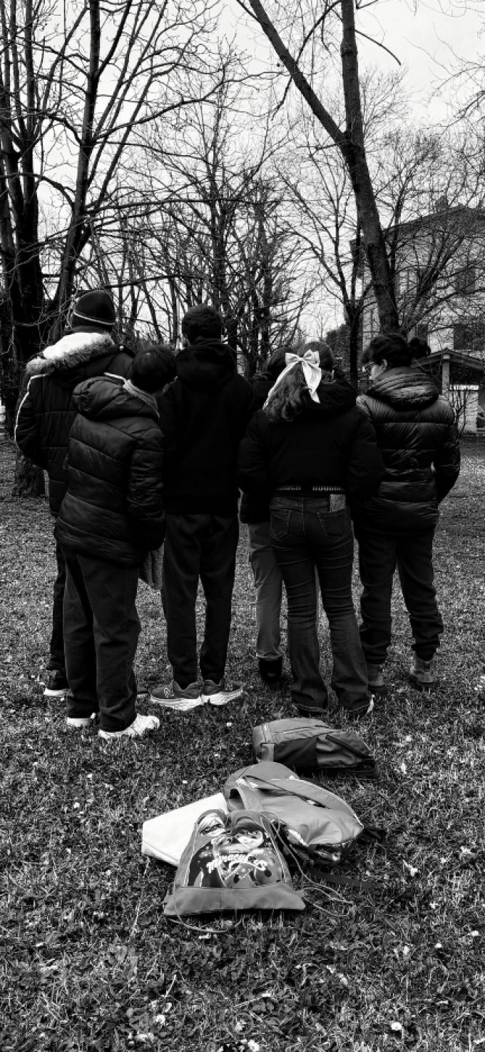 GUARDARE E MUOVERSI NELLA STESSA DIREZIONE